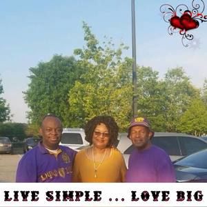 Meet your Posher, Lois